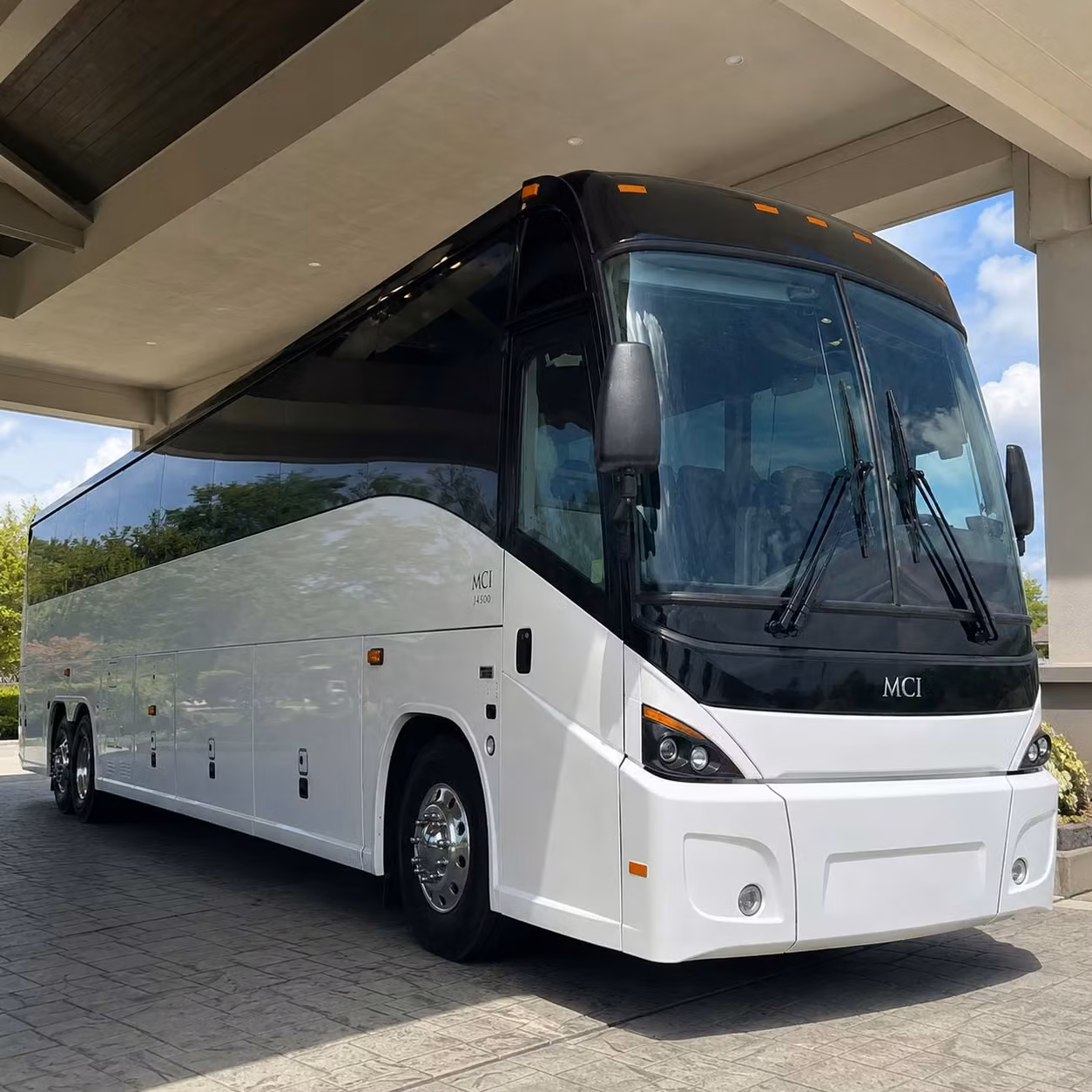 corporate group airport transfers along the central coast wine corridor